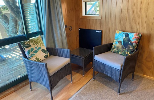 Taupo Apartment | Tui Cottage a private studio with your own entrance.