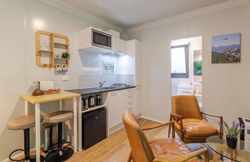 Khandallah Apartment | Tui Pod - A sanctuary pod tucked away in a native bush in Wellington