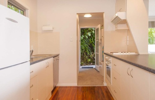 Hahei Cottage | Tutaritari Treasure - Hahei Holiday Home