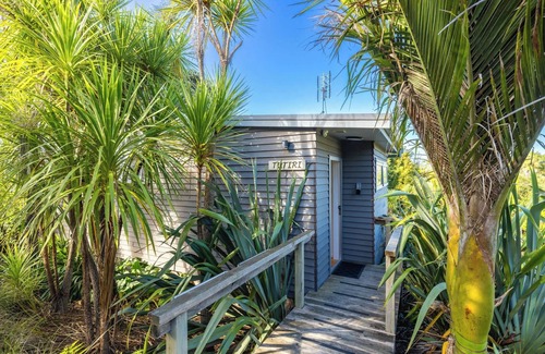 Oneroa House | Tutiri – Oneroa Studio Retreat