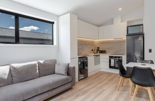 Kawarau Falls House | Two Private Bedrooms Perfect for Two Travellers