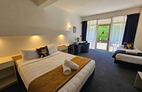 Paraparaumu Beach Hotel | U Studios Paraparaumu, SureStay Collection by BW