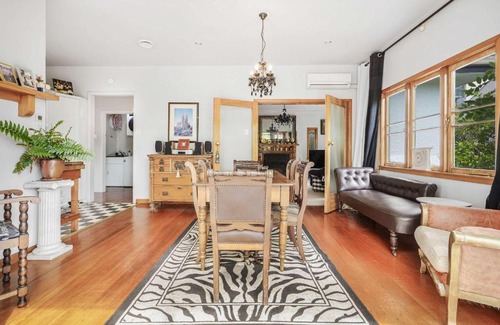 Hamilton North House | Unique Character in Exclusive River Road Location