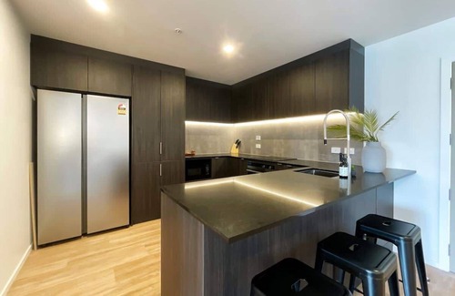 Newton Apartment | Unique Luxury Amazing SkyTower Parkview & Parking