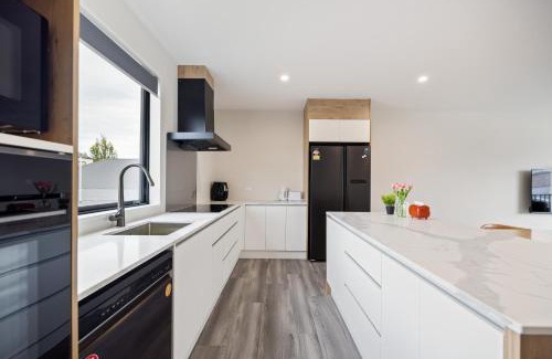 Christchurch City Centre Apartment | Unit 4 CBD Comfort and Style Walk Everywhere