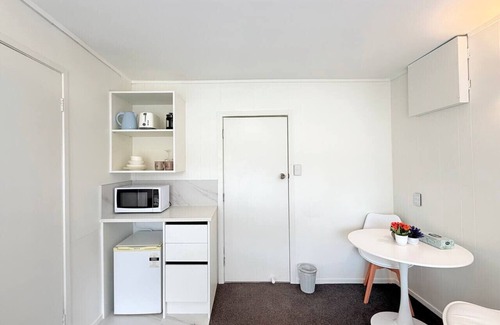 Rotorua Hotel | Unit 7, Fenton Summer Lodge