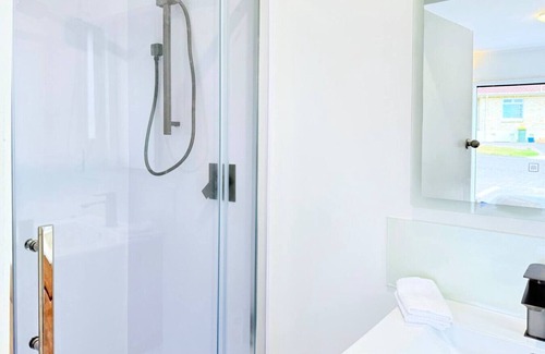 Rotorua Hotel | Unit 7, Fenton Summer Lodge