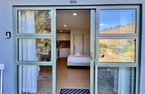 Queenstown Apartment | Unit With Kitchenette