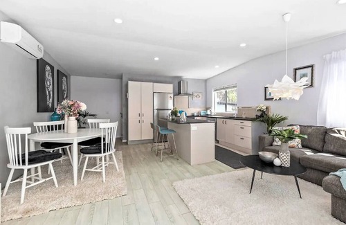 Torbay House | Unwind @ Torbay Beach House
