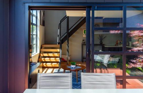 Riccarton Apartment | Urban Loft Near Westfield Mall Walk Everywhere