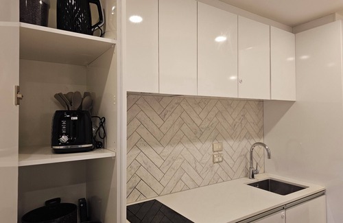 Auckland Central Business District Apartment | Urban Retreat - Central Auckland Stay