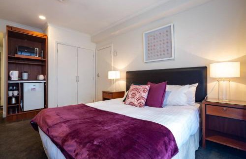 Auckland Central Business District Apartment | Urban Studio with Gym and Pool
