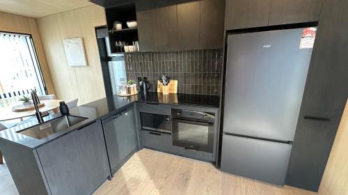 Frankton Villa | Vibrant Frankton Villa