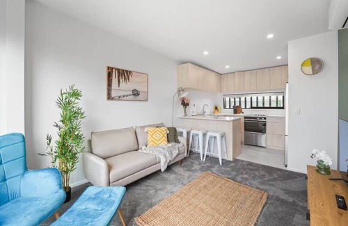 Tauranga House | Vibrant Tauranga 2 Bed 2 Bath
