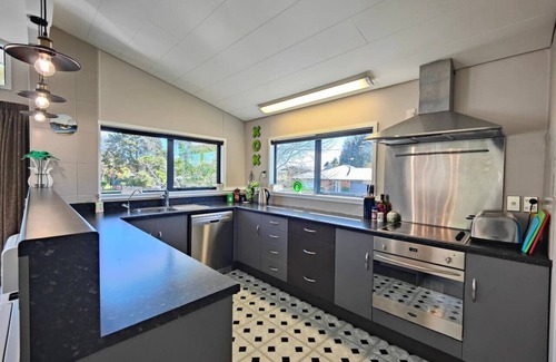 Te Anau House | View Over The Square