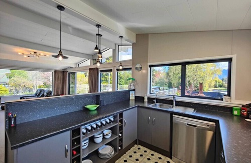 Te Anau House | View Over The Square