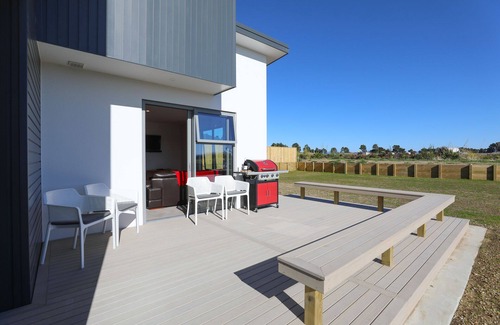 Wharewaka Cottage | Wai Escape - Taupo Holiday Unit