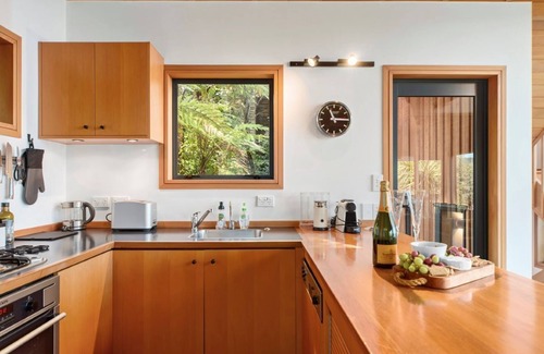 Acacia Bay House | Wai Marino