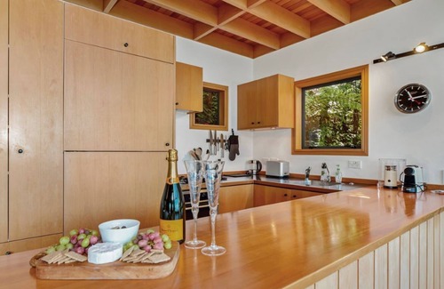Acacia Bay House | Wai Marino