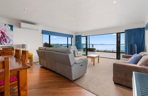Waitetoko House | Waitetoko Waterfront - Waitetoko Holiday Home