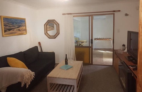 New Plymouth Apartment | Walk in the forest and cycle to the sea