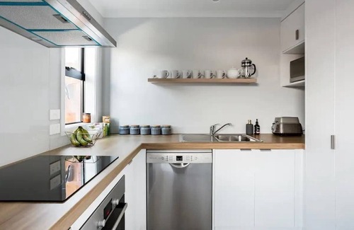 Hamilton North House | Walk to River & Stadium | 3 Ensuite Rooms