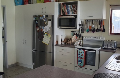 Ngunguru Cottage | Waterfront Cosy Cottage on the beautiful Tutukaka Coast. Sleeps 4. 1 bthrm.