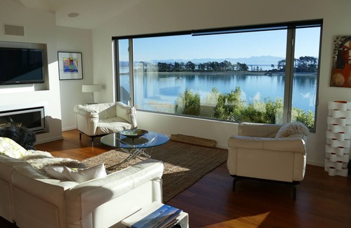 Stepneyville House | Waterfront Paradise, Sun, Decks and Spa