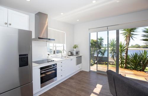 Westport House | Waterfront Retreat - Westport Self-Contained Unit