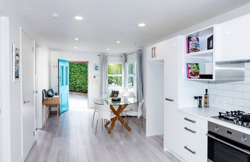 Kohimarama House | Welcome to nature and waves in Auckland perfect for your getaway