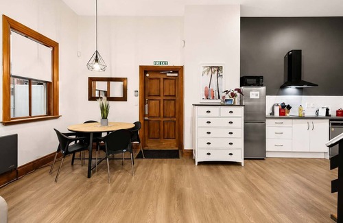 Wellington Apartment | Wellington City Loft | Parking + Kitchen