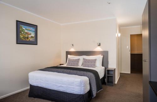 Te Aro Hotel | West Plaza Hotel