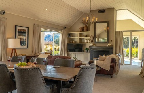 Wanaka House | Westlands · Expansive Family Retreat - Perfect Lake Getaway