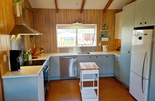 Whangamata House | Whanga Central - 250m to the beach, 200m to the shops