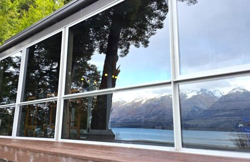 Kinloch House | Whare Puwaha - River Mouth House