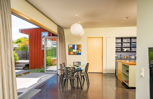Nelson House | Wharekaretu Holiday Home