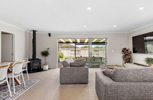 Wharewaka House | Wharewaka Retreat idyllic location near Taupo Lakeside