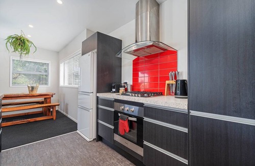 Coromandel Apartment | Wharf Landing: The Apartment