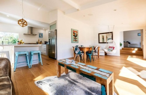 Surfdale House | WILMA HOUSE : Coast and Country