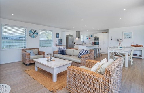 Cooks Beach House | Within Reach - Coastal Escape - Cooks Beach
