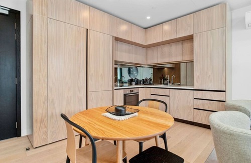 Auckland Central Business District Apartment | Wynyard Quarter Apartment with Aircon & Carpark
