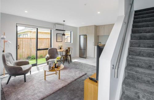 Lower Hutt House | Your Home for Night or a Month