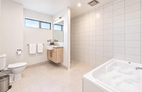 Wanaka Apartment | Your Wanaka Base | Treble Cone Views & Resort