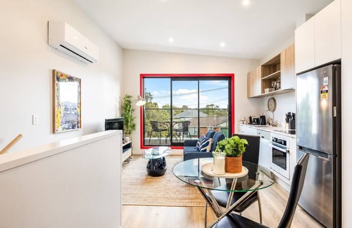 Lower Hutt House | Zen Den | Peaceful Retreat Near Wellington