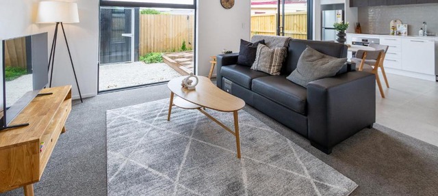2BR Townhouse: Cosy, Close to City, Car Park
