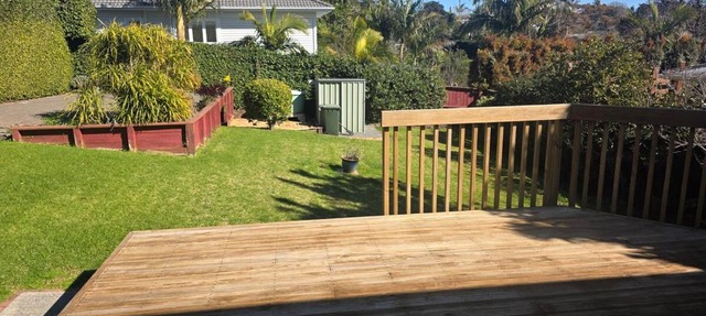 3 bed 2 bath home, 10 min walk to train & shops
