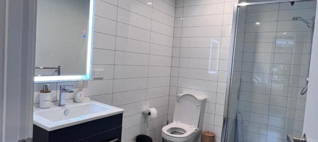 3 bedroom apartment in Newmarket