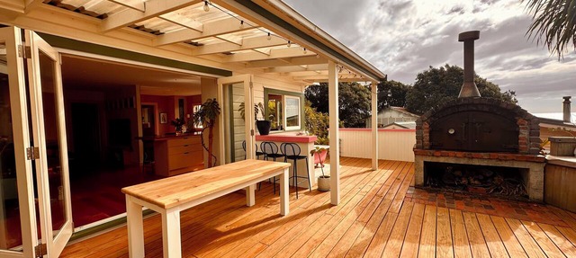 3-bedroom house in Paekākāriki Paradise