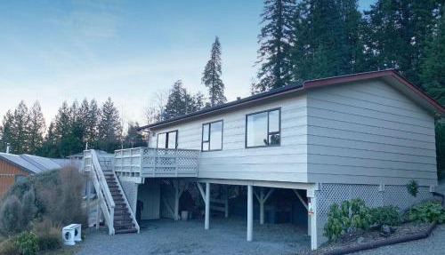 32 Alpine Ave