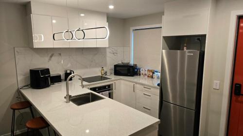 3BR Brand New Modern Townhouse Sunny & Spacious